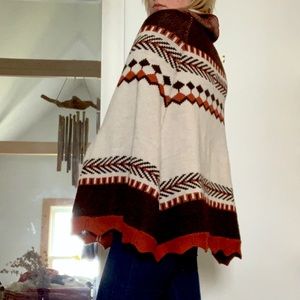 ***SOLD***Vintage knit poncho